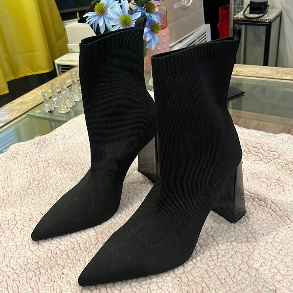 Zara ‼️ NEW worn once ‼️ Womens Ankle Bootie ‼️ Purchase & Wear ‼️